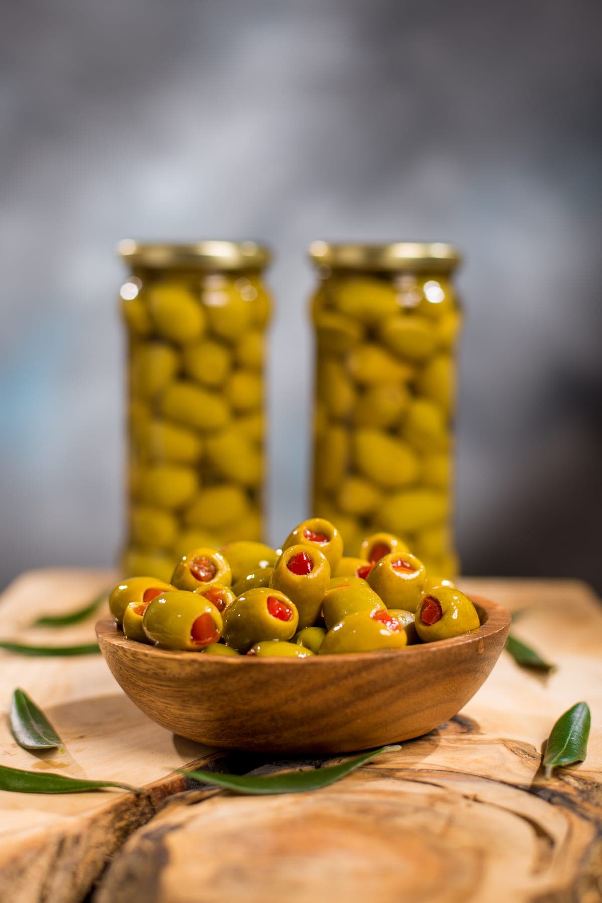 Frascos de aceitunas verdes rellenas